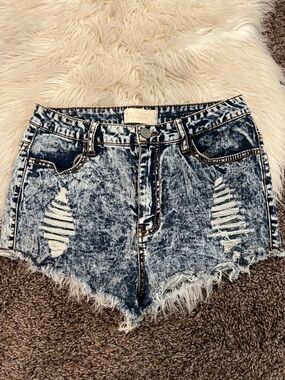Almost Famous Acid Wash Distressed Jean Shorts in Faded Blue
